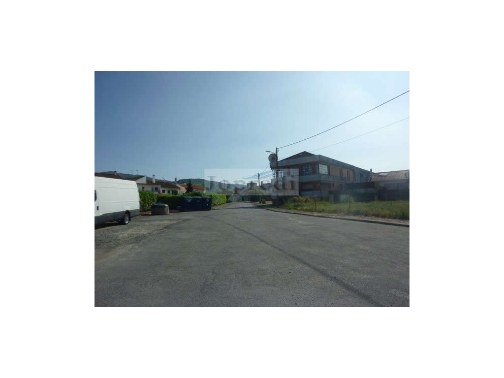 3 lotes de terreno urbanos - Grande imagem: 2/13
