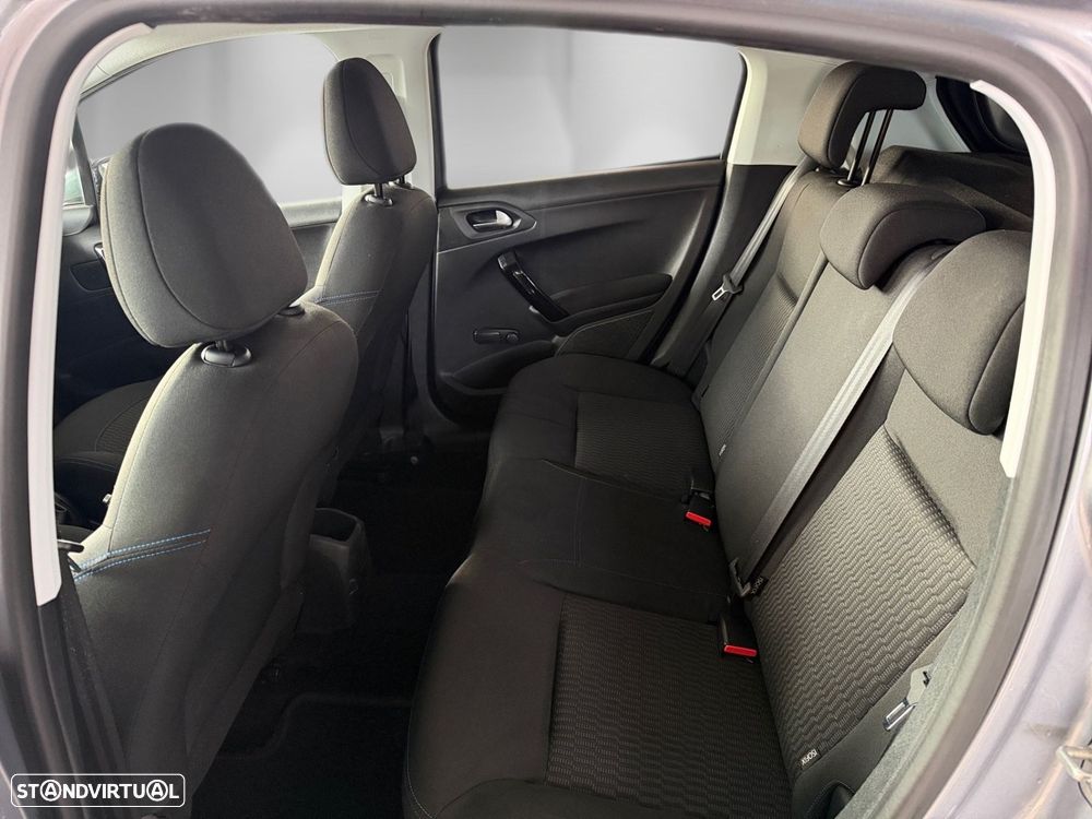 Peugeot 208 1.2 PureTech Signature - 9