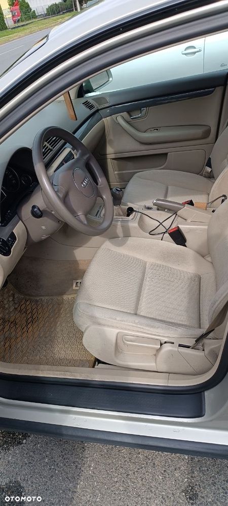 Audi A4 Limousine - 15