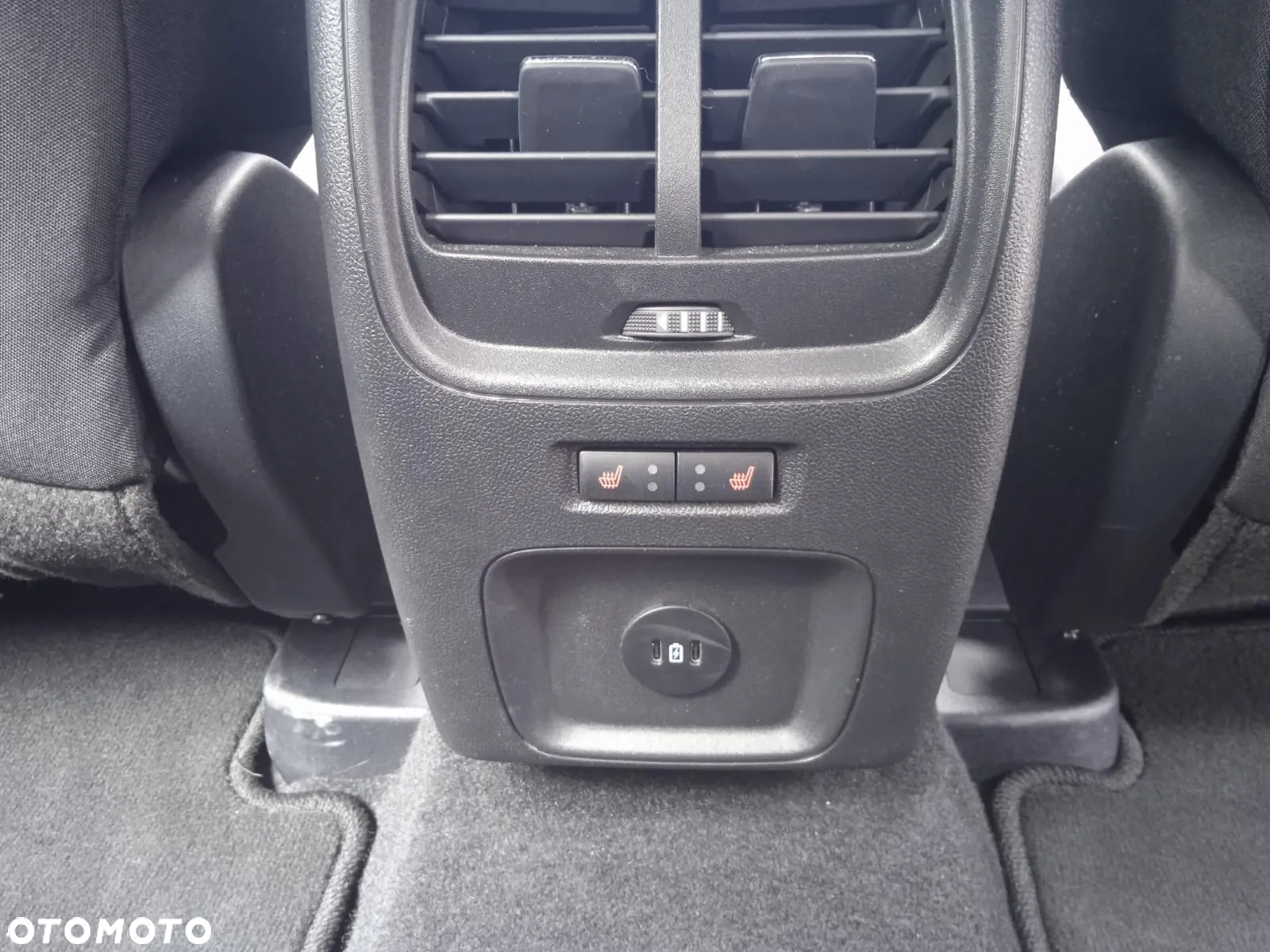 Ford Kuga 2.5 FHEV FWD Titanium - 34