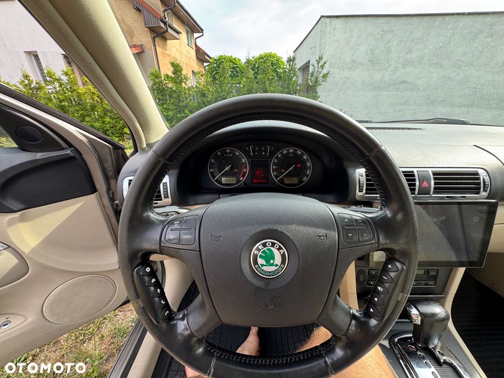 Skoda Superb 2.8 V6 Elegance Tiptr - 10