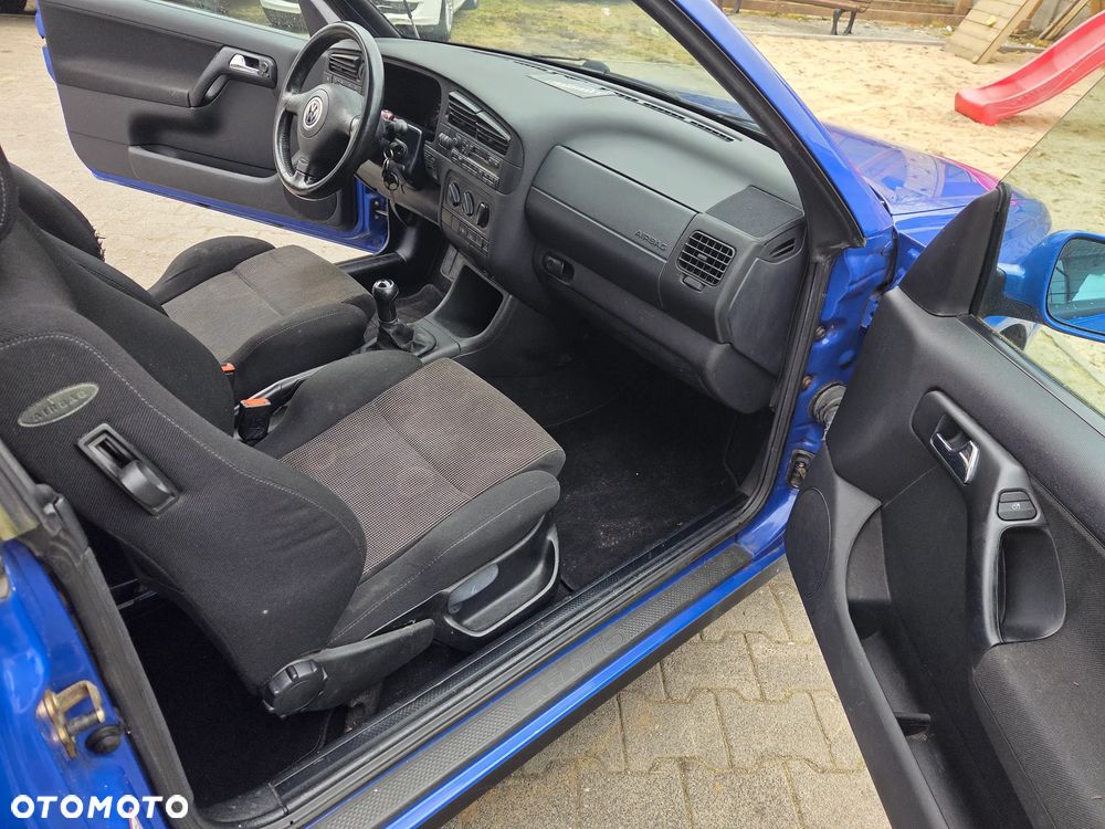 Volkswagen Golf 1.6 - 20