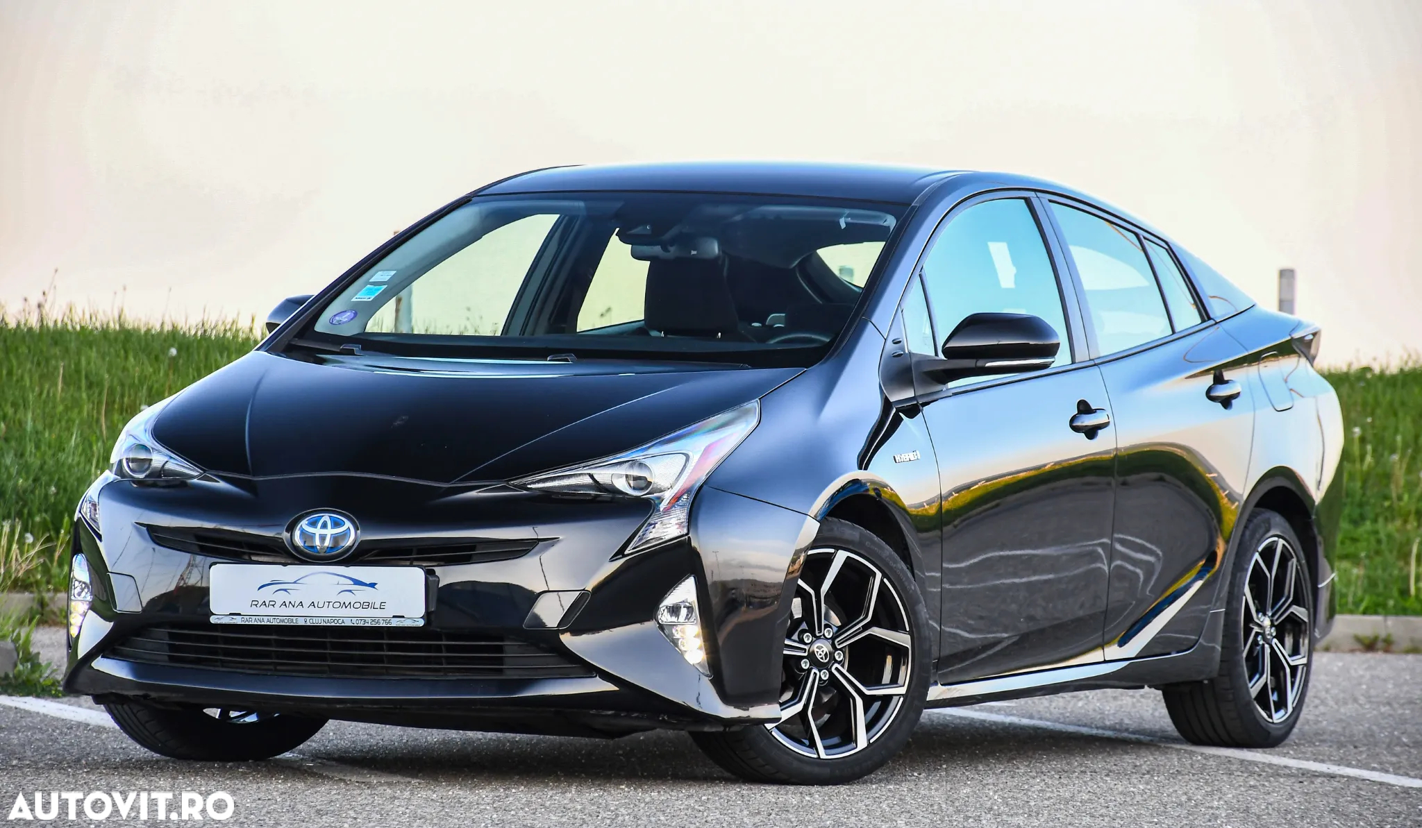 Toyota Prius 1.8 Dual VVT-i Sol+ - 2