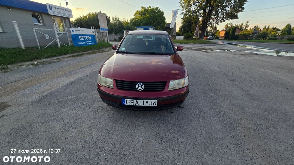 Volkswagen Passat 1.8 - 8