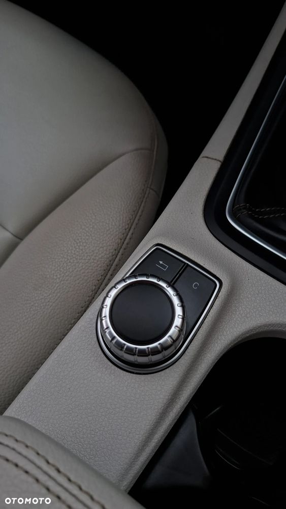 Mercedes-Benz Klasa B 180 CDI (BlueEFFICIENCY) - 29