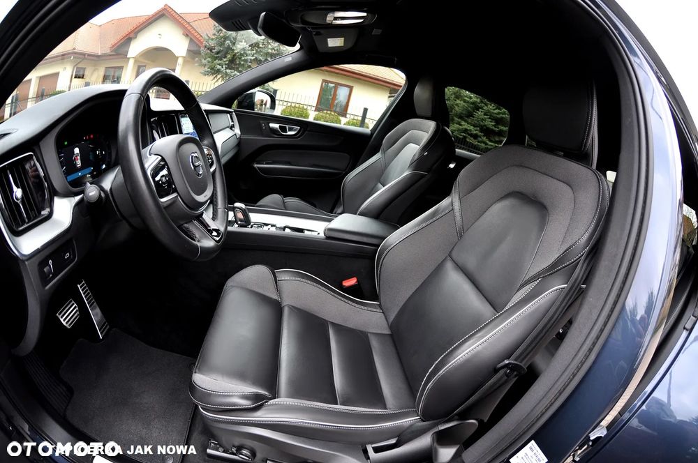 Volvo XC 60 B4 D Plus Dark - 19