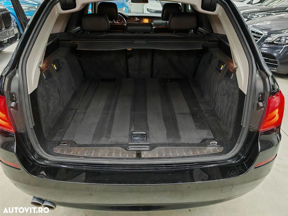 BMW Seria 5 525d xDrive Touring Sport-Aut. - 38