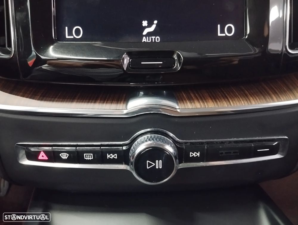 Volvo XC 60 2.0 D3 Momentum Plus - 33