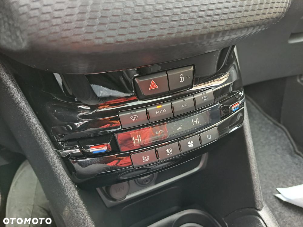 Peugeot 208 1.6 BlueHDi Active S&S - 8