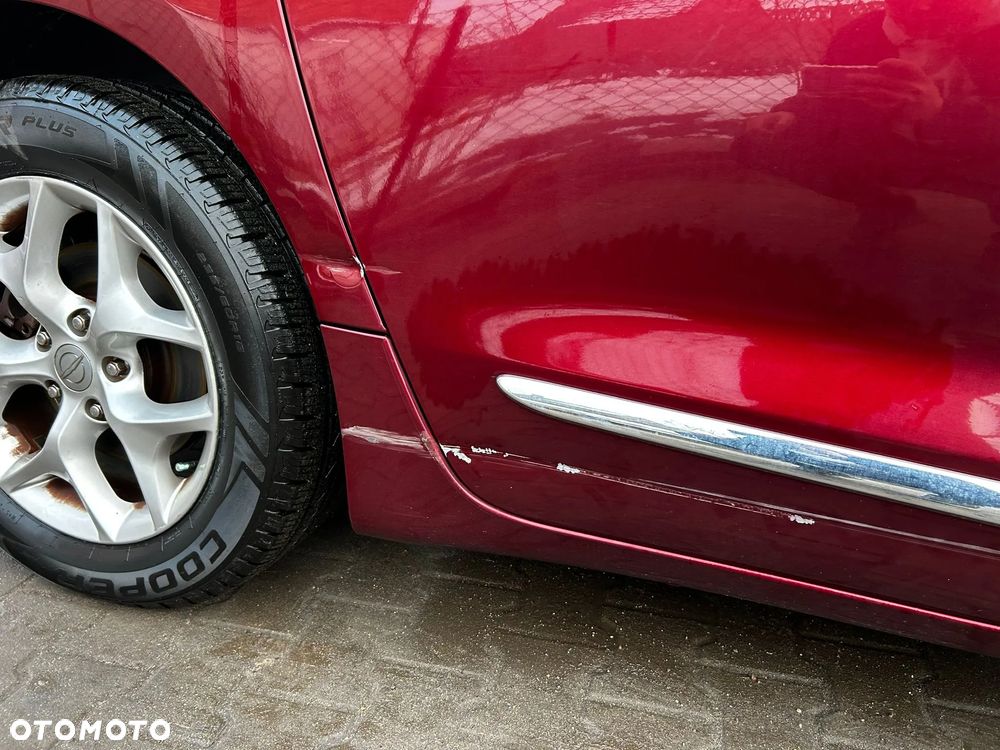 Chrysler Pacifica - 16