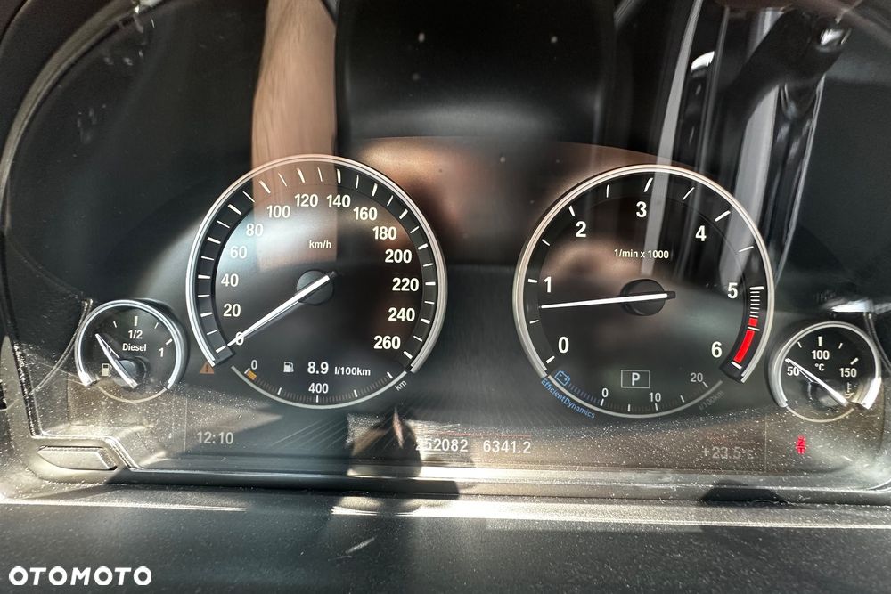 BMW Seria 5 M550d xDrive Sport-Aut - 13