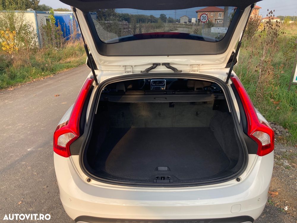 Volvo V60 Cross Country D3 Geartronic Momentum - 9