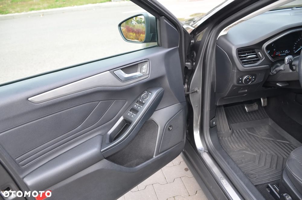 Ford Focus 2.0 EcoBlue Titanium - 17