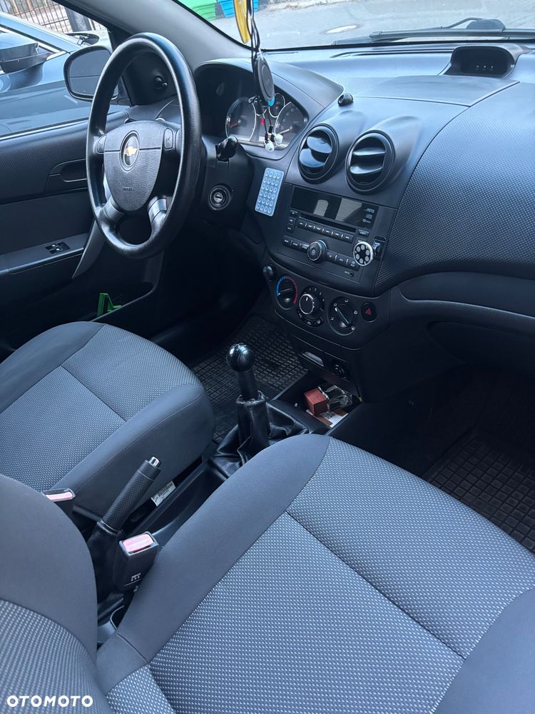 Chevrolet Aveo - 9