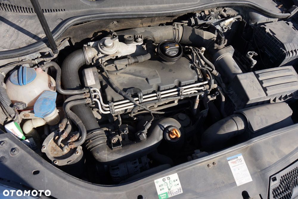VOLKSWAGEN JETTA V SEDAN 2007 LC5F 1.9 TDI BXE 105KM JCR SZARY na części - 11