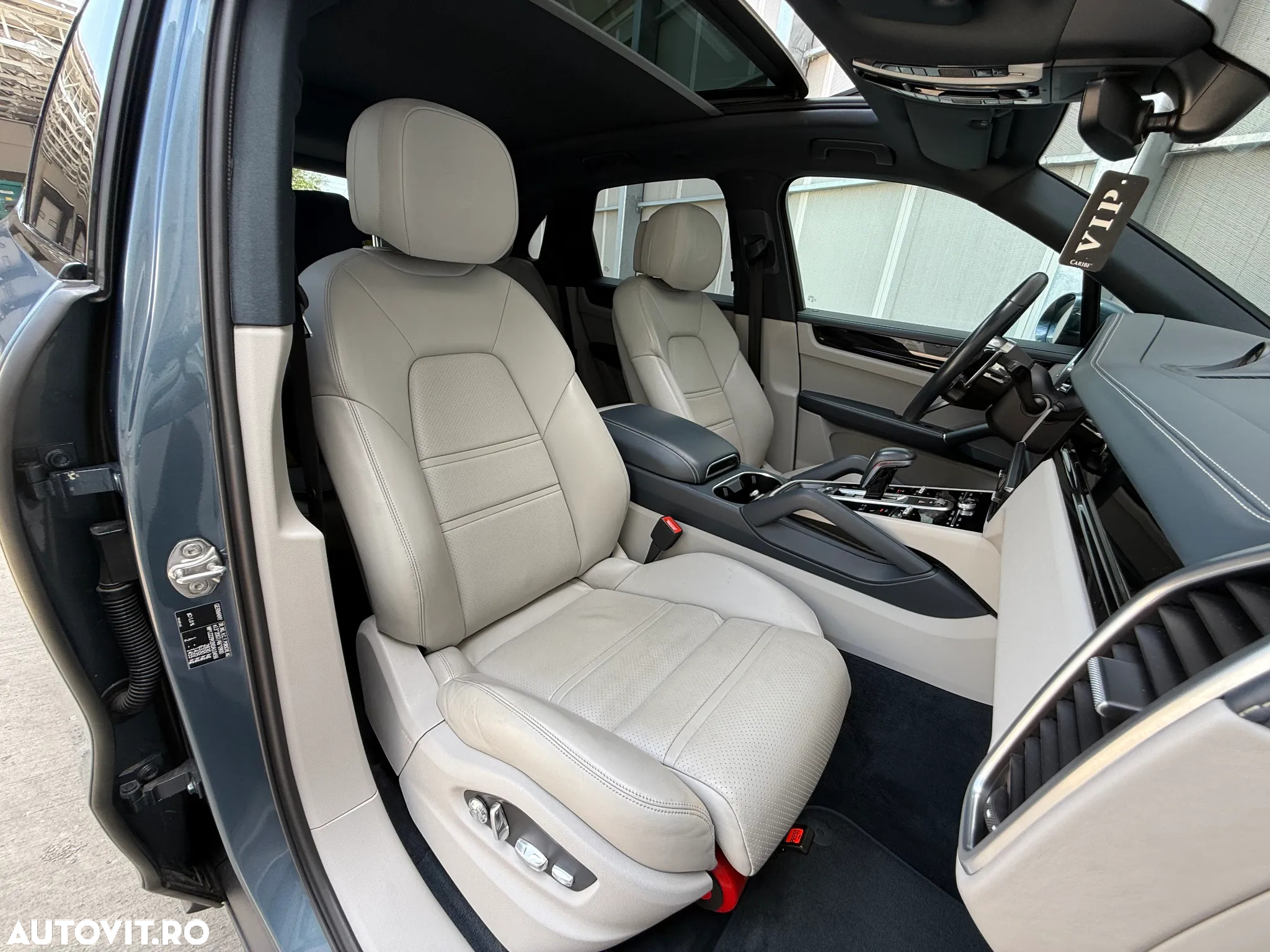 Porsche Cayenne Standard - 21