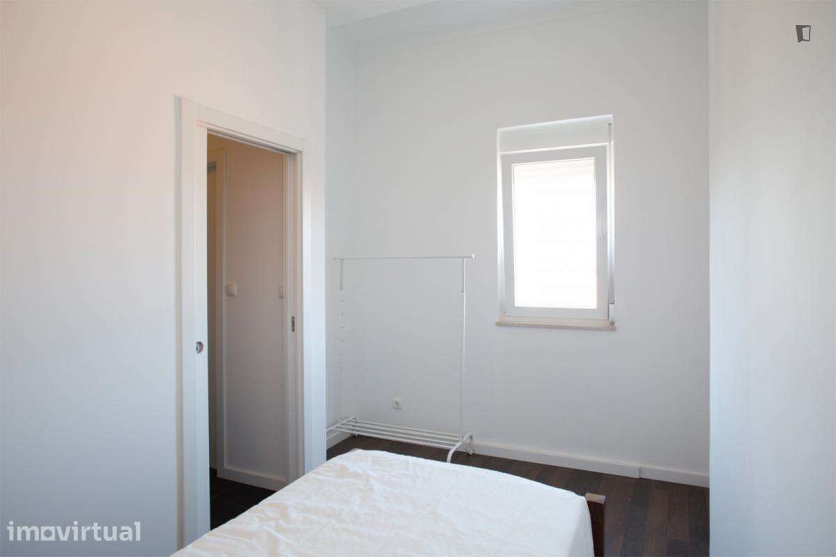Quarto - localizado em Alcântara Lisbon - Grande imagem: 4/14