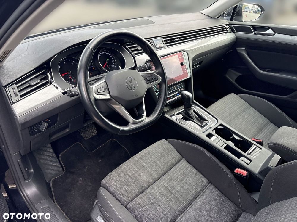Volkswagen Passat - 9