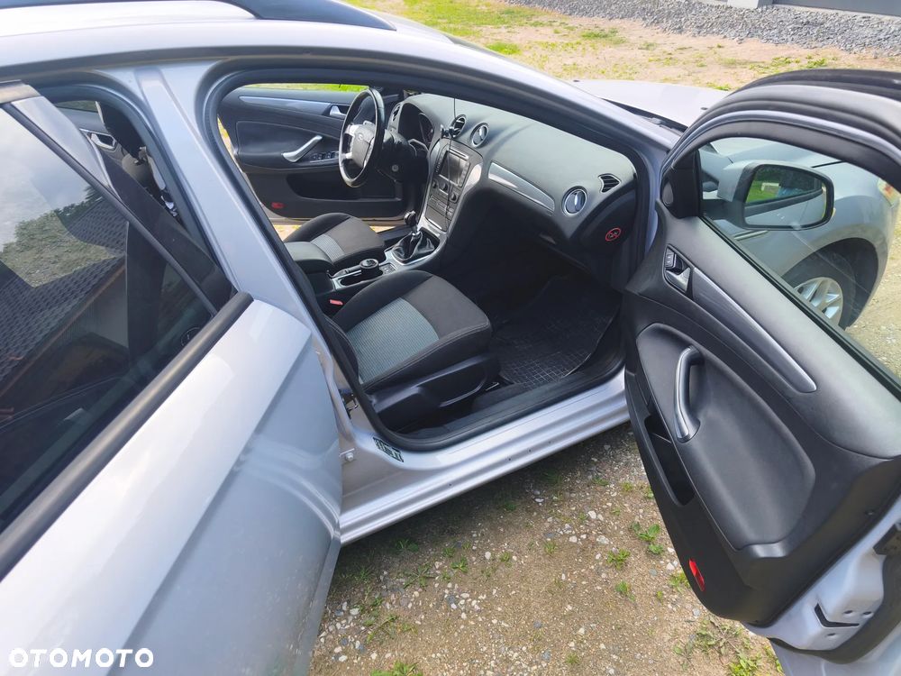 Ford Mondeo 2.0 TDCi Titanium - 19