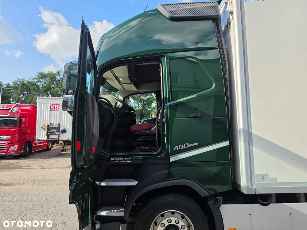 Volvo FH460 I SAVE / CARRIER 900/ KABINA SYPIALNA / CHŁODNIA KWIATOWA / SUPER STAN / 3 OŚ SKRĘTNA  / EURO 6 /SERWIS VOLVO / KONTENER KWIATOWY / - 25