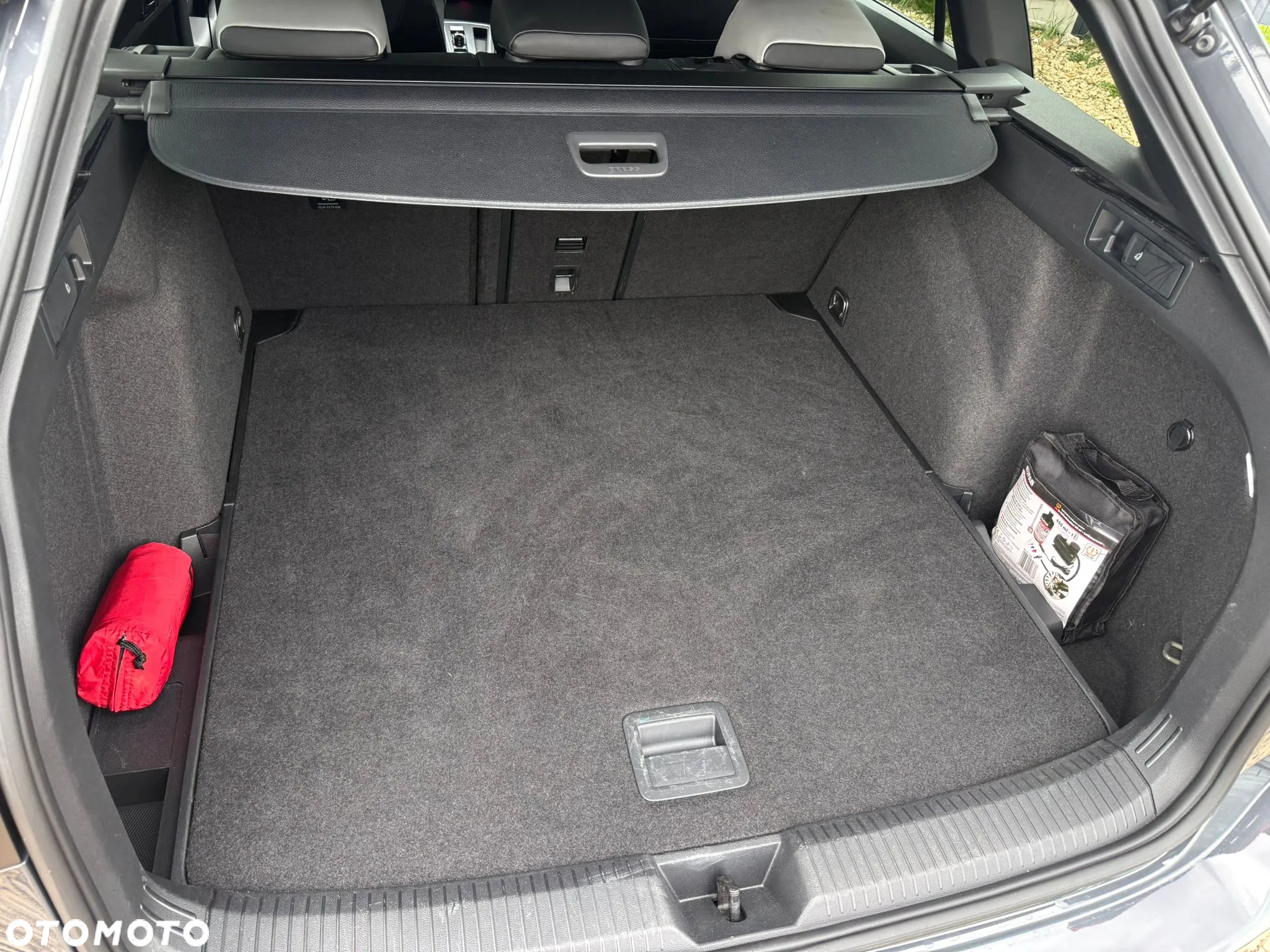 Volkswagen Golf VIII 2.0 TDI R-Line DSG - 27