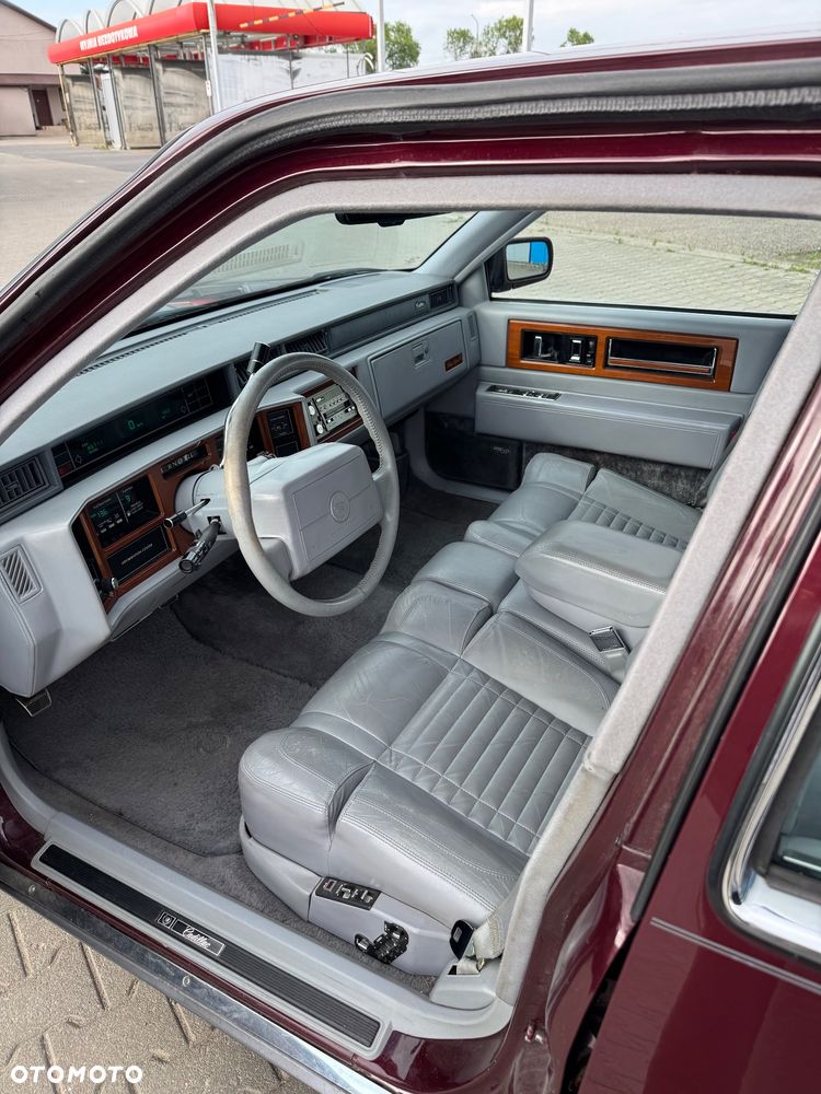 Cadillac Deville - 5