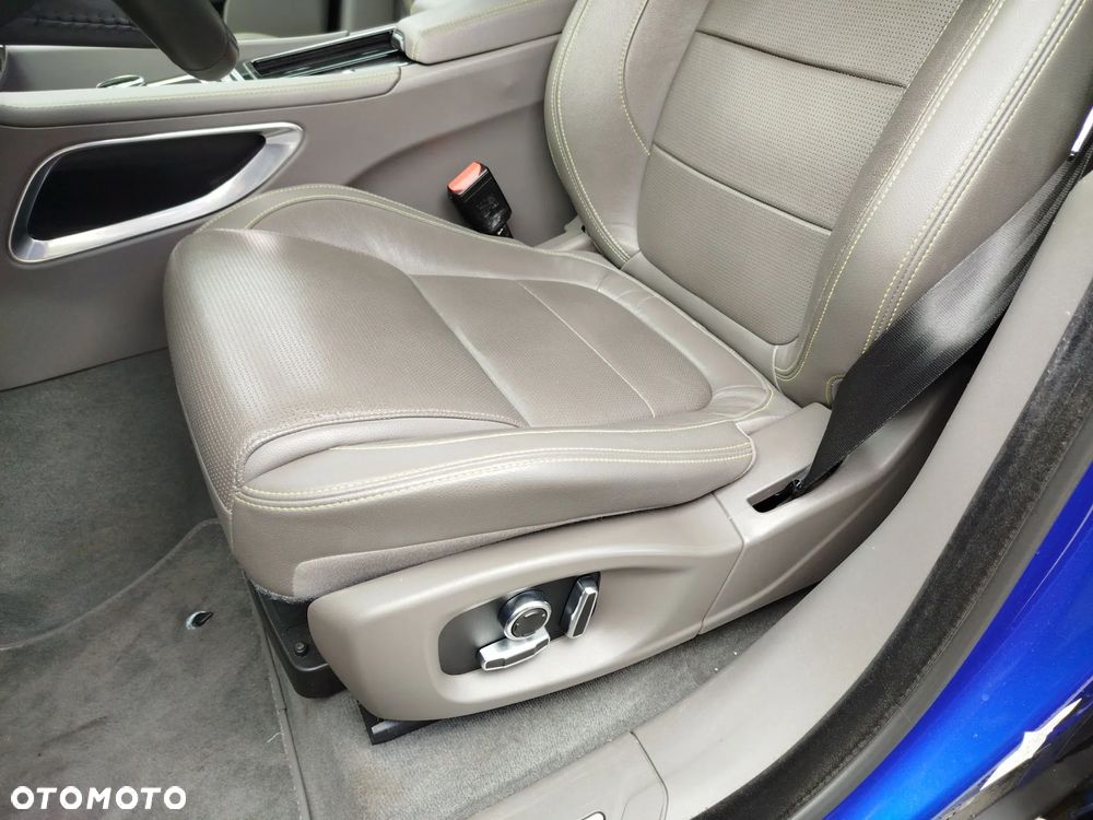Jaguar F-Pace 2.0 i4P AWD R-Sport - 13
