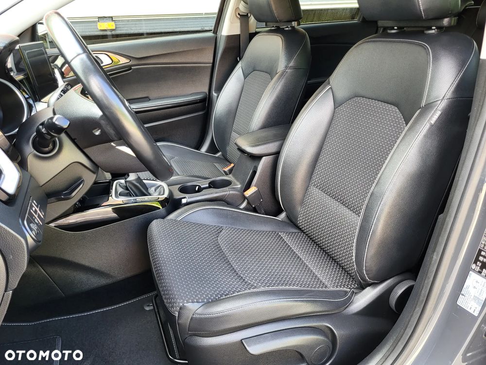 Kia Ceed 1.4 T-GDI L Business Line Plus - 18