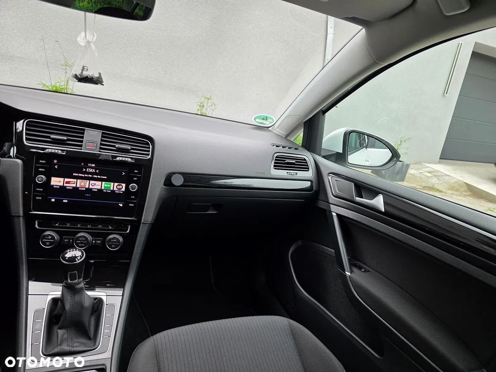 Volkswagen Golf 2.0 TDI Sound - 23