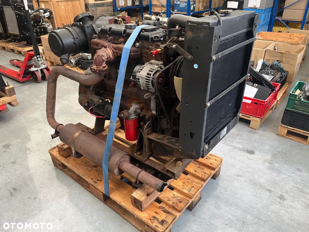 silnik Perkins 1104C 44  RE51465 cat c4.4 25000 zł netto - 9