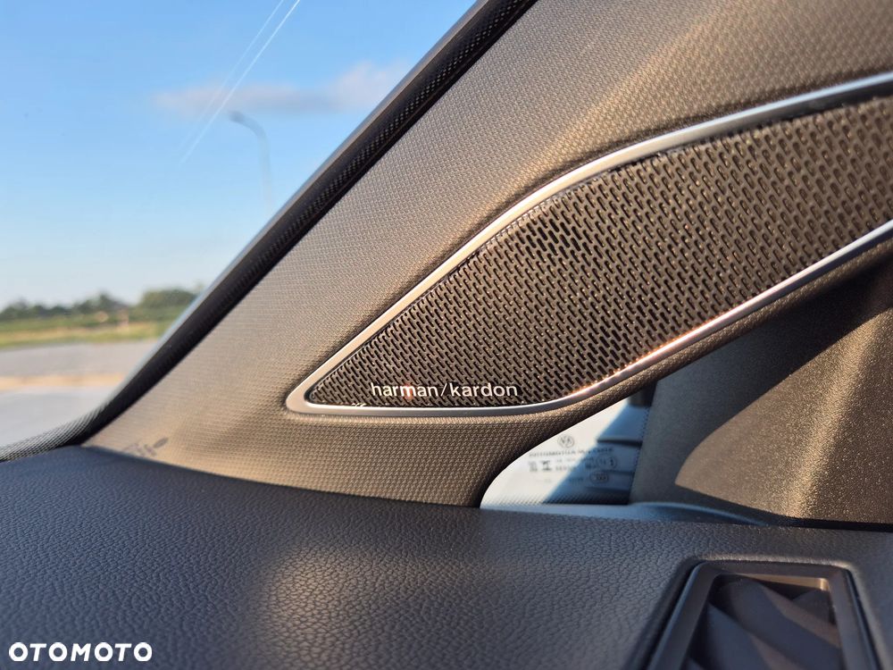 Volkswagen Golf 2.0 TSI OPF 4Motion DSG R Performance - 39