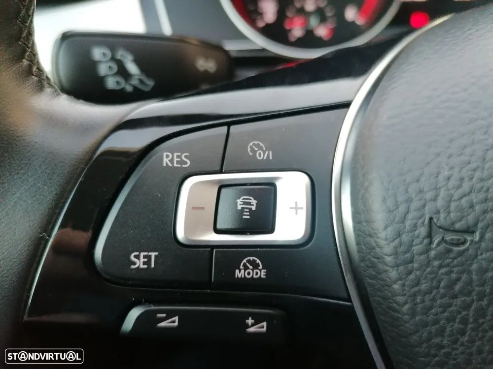 VW Passat Variant 1.6 TDI Confortline - 24