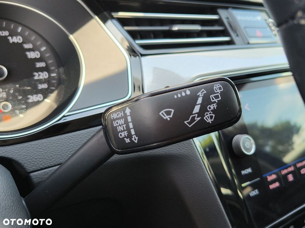 Volkswagen Passat - 17