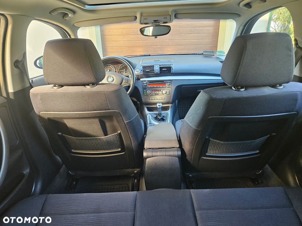 BMW Seria 1 116i - 25