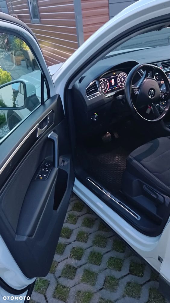 Volkswagen Tiguan 2.0 TDI SCR 4MOTION DSG Comfortline - 8