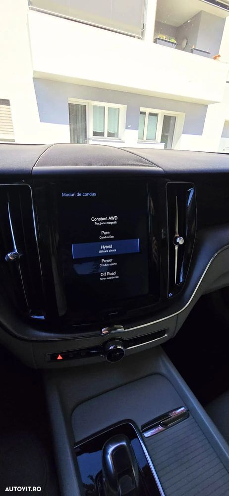 Volvo XC 60 T8 Twin Engine AWD Momentum - 17