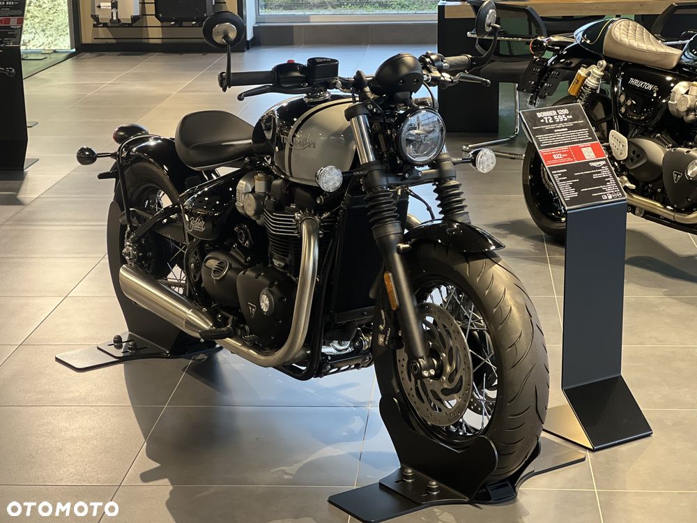 Triumph Bonneville Bobber - 2