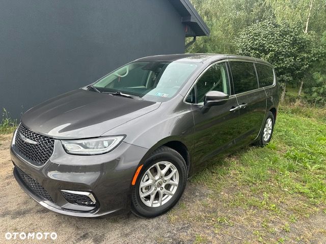 Chrysler Pacifica - 1