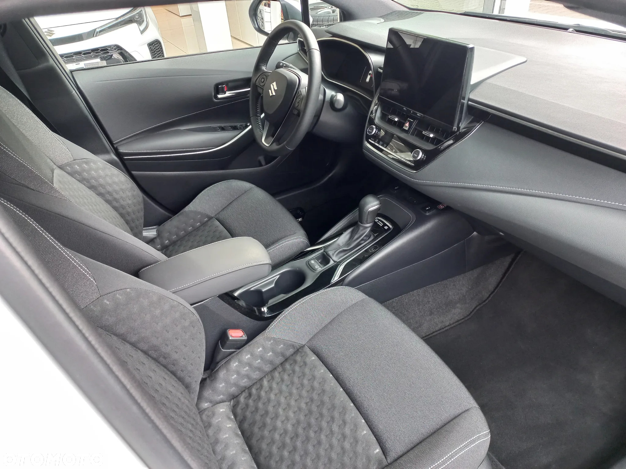 Suzuki Swace 1.8 Hybrid Elegance CVT - 23
