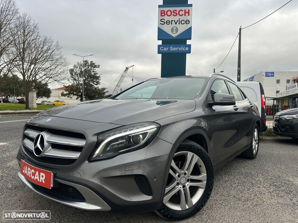 Mercedes-Benz GLA 220 d 4Matic 7G-DCT Style - 2