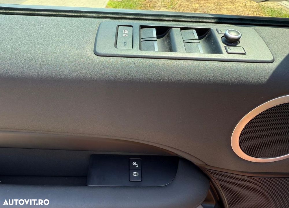 Land Rover Discovery Sport - 12