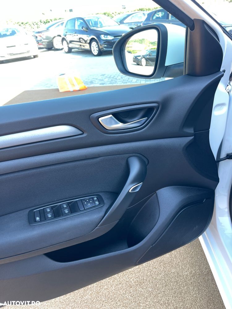 Renault Megane BLUE dCi EDC Intens - 32