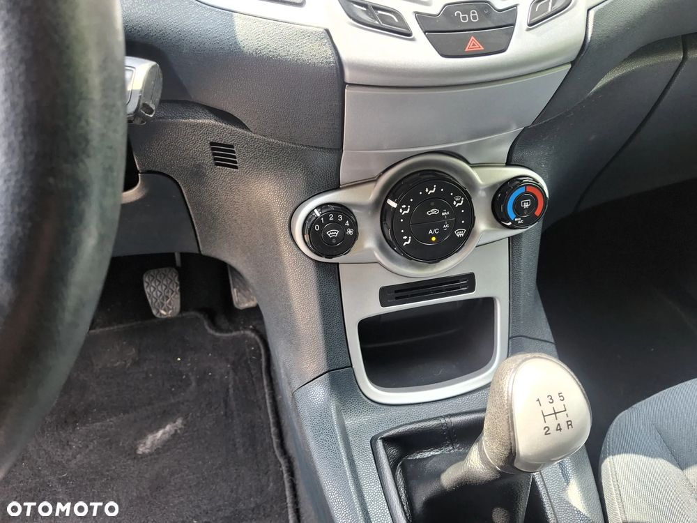 Ford Fiesta 1.25 Champions Edition - 20