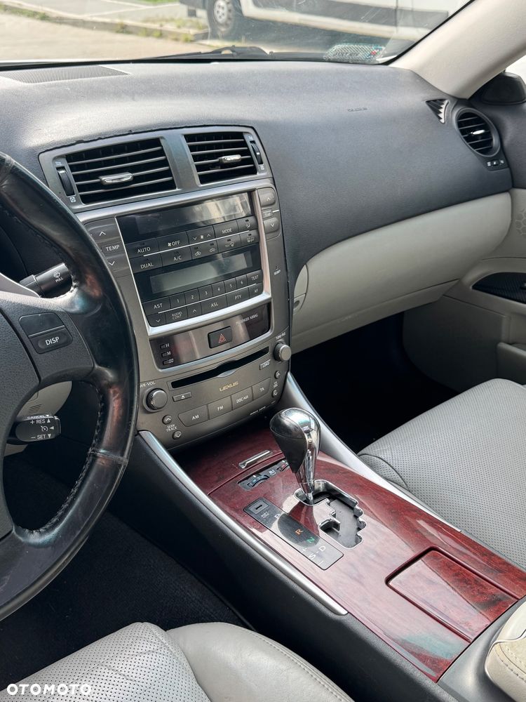 Lexus IS 250 Elegance - 9