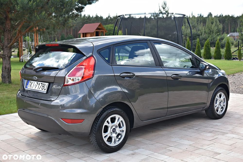 Ford Fiesta 1.25 Champions Edition - 4