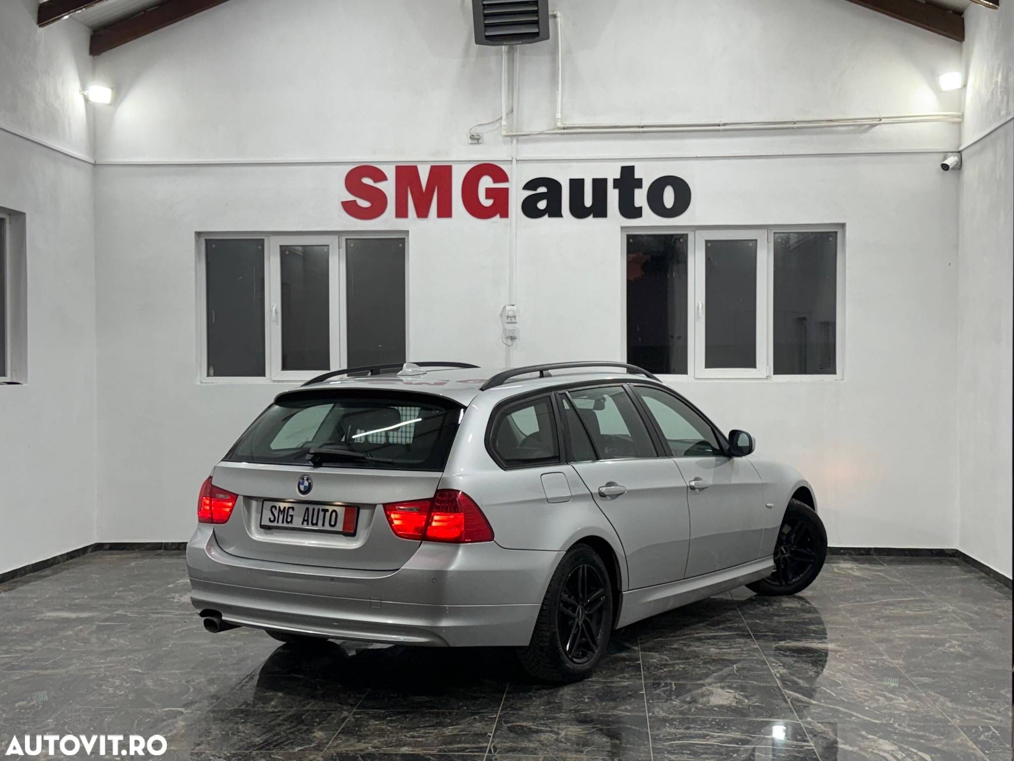 BMW Seria 3 320d DPF Touring Aut. - 3