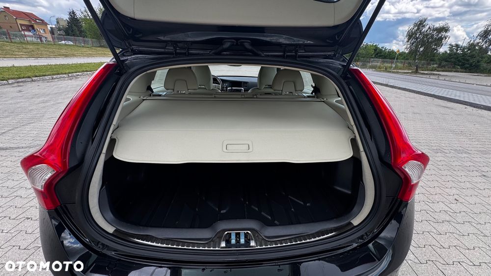 Volvo V60 Cross Country T5 AWD Summum - 8