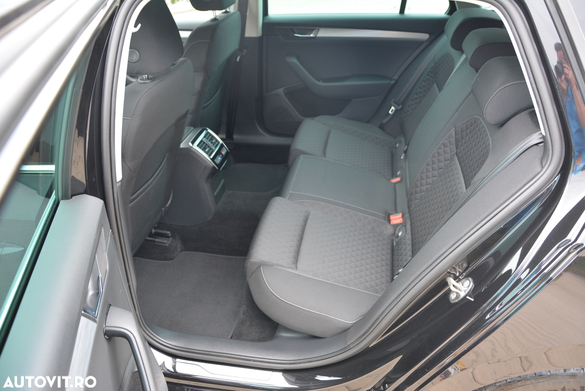 Skoda Superb 2.0 TDI DSG Style - 19