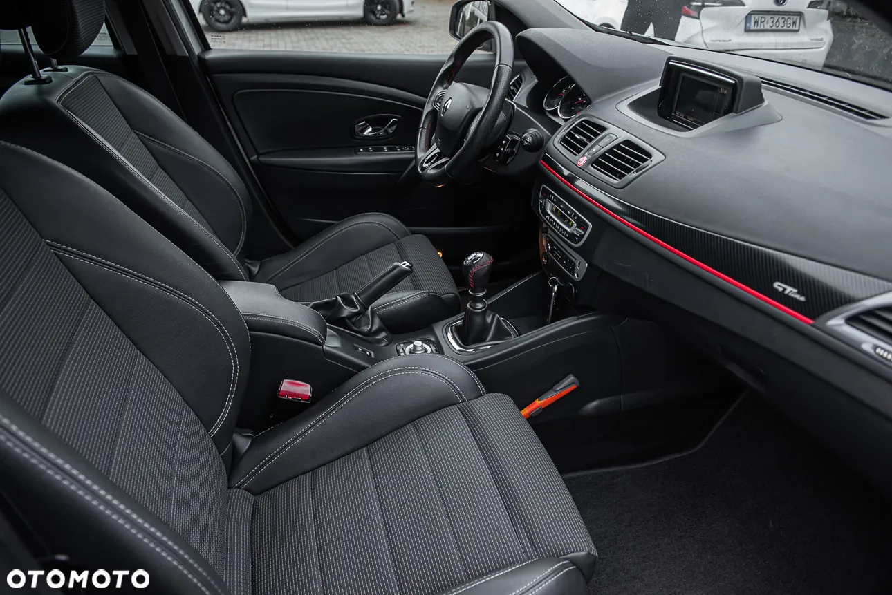 Renault Megane Grandtour BLUE dCi 115 GT LINE - 27