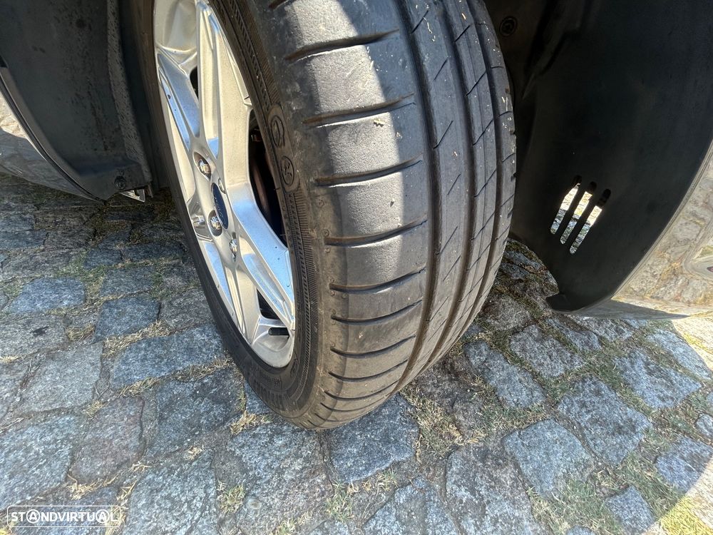 Ford Fiesta 1.0 Ti-VCT Titanium - 25